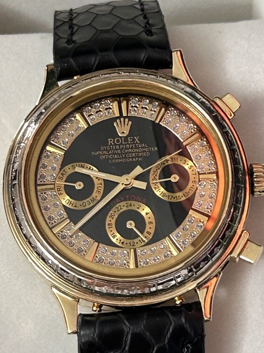 Золотые часы с бриллантами