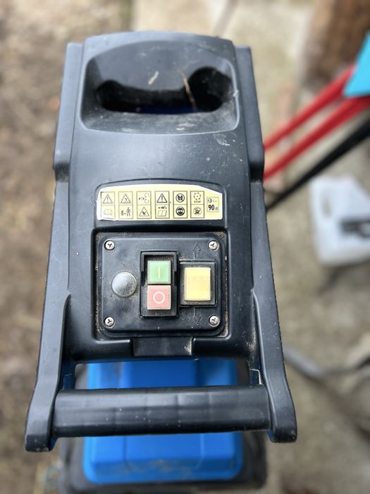 Vand tocator de crengi electric, marca GUDE.