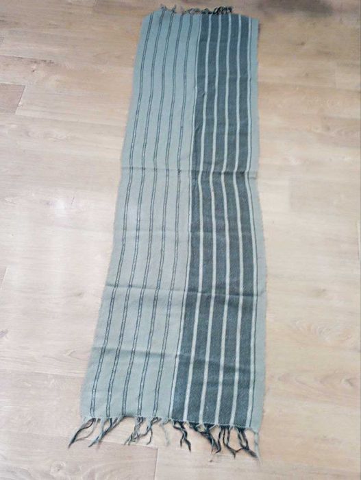 Продаются красивые российский шерстяной платок  и шелковые платки