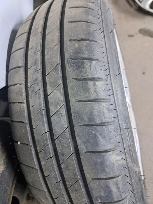 Set jante cu anvelope Falken impecabile 175 65 14 ford fiesta 2015