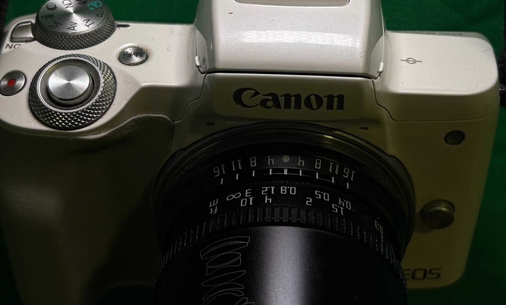 Camera Foto Canon M50 + obiectiv Manual TTArtisan 17mm F1.4 Wide Angle