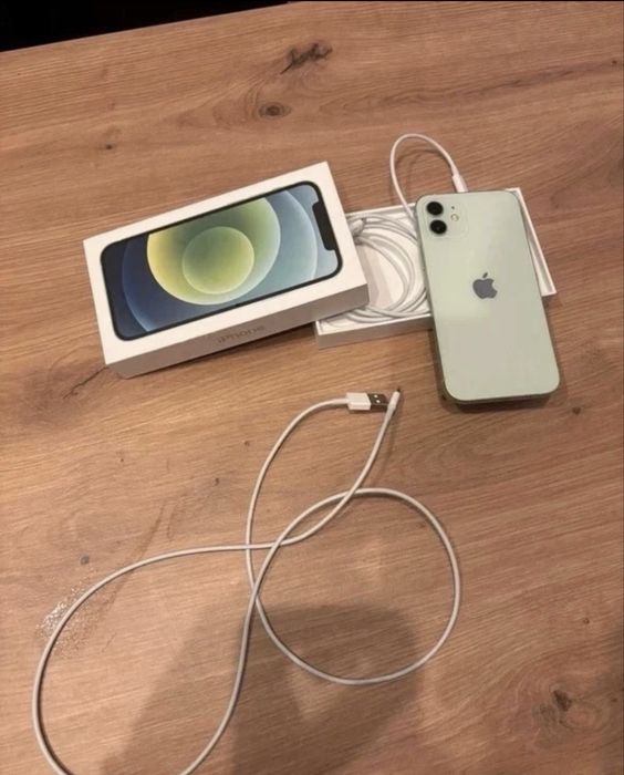 Iphone 12 64 gb 78% sanatatea bateriei