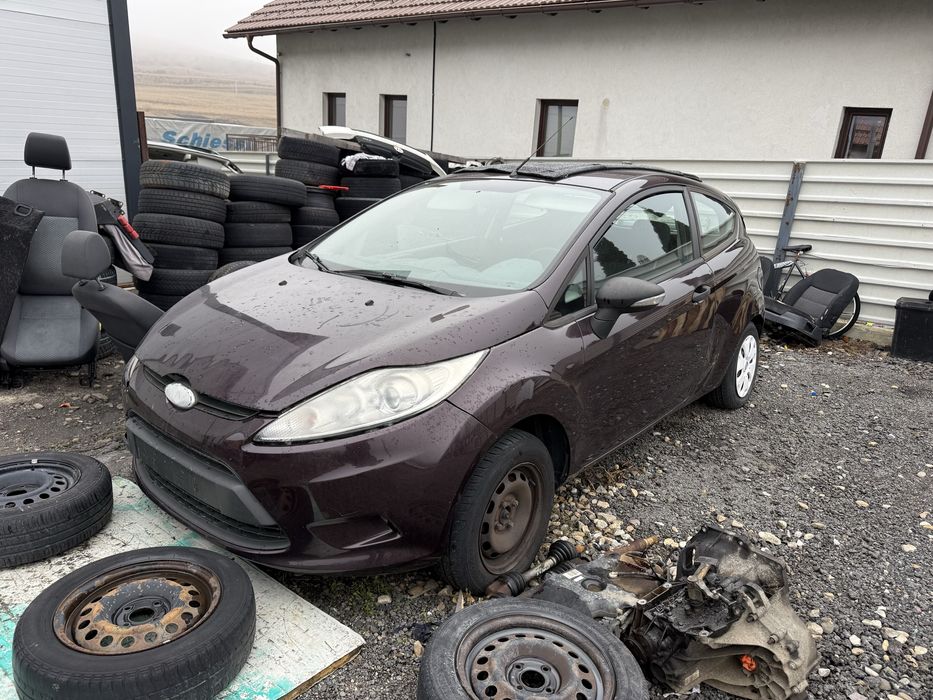 Bara Ford Fiesta dezmembrari Ford