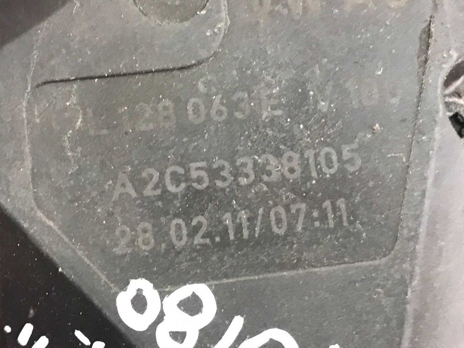 Дроселова клапа Audi A4 2.0TDI 2011г.