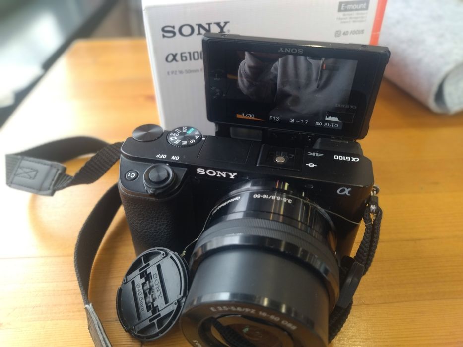 Sony a6100 отличное состояние