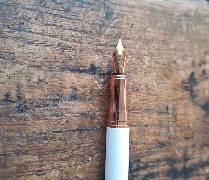 писалка Пеликан Peliкan перлено бяло и розов злато метал Peliкan Perl