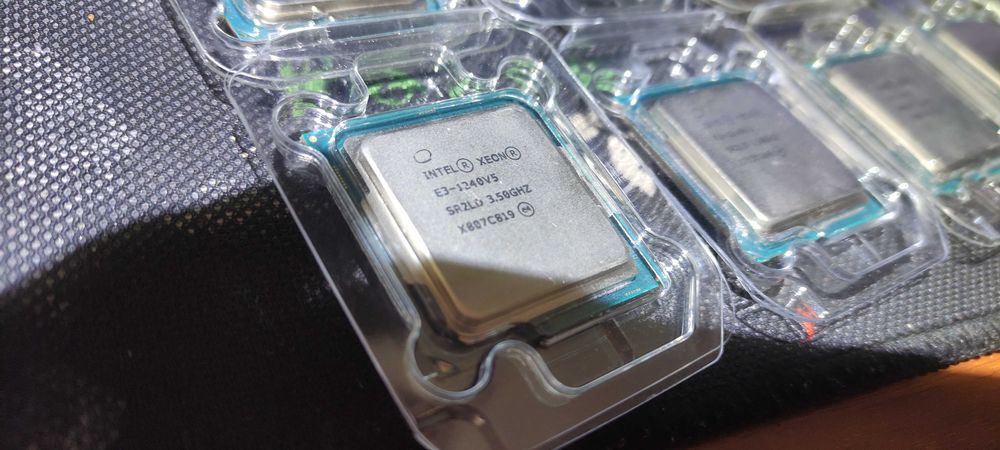 Продам Intel Xeon E3-1240 v5