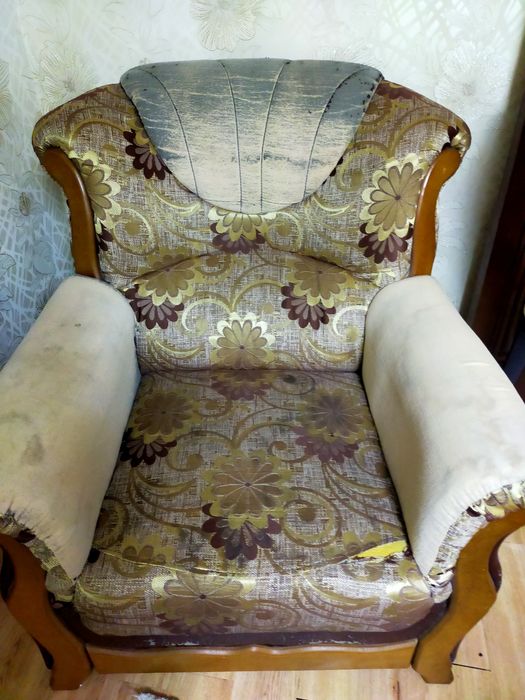 Диван и два кресла