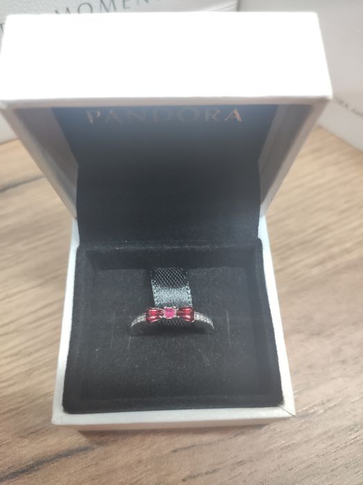 Кольцо бренд Пандора "Бант Белоснежки"