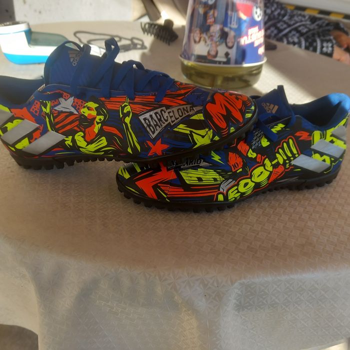 Adidas sintetic nr. 40,5