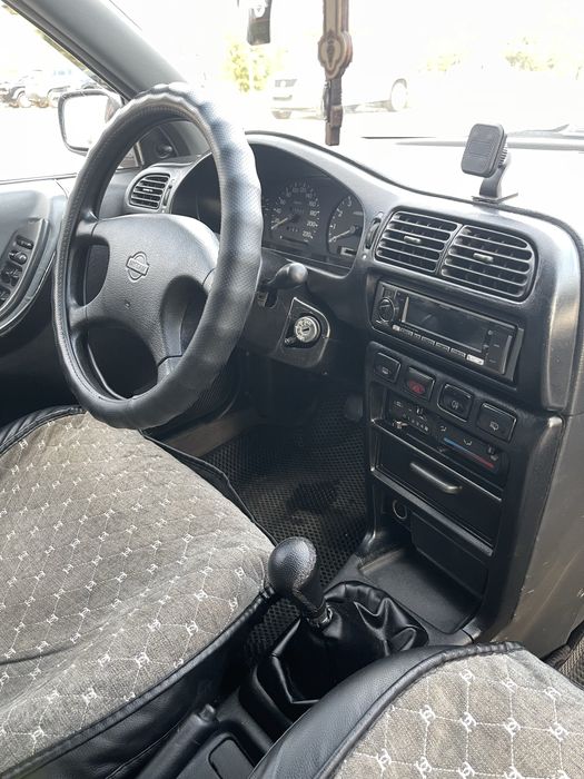 Nissan sunny n14 1993
