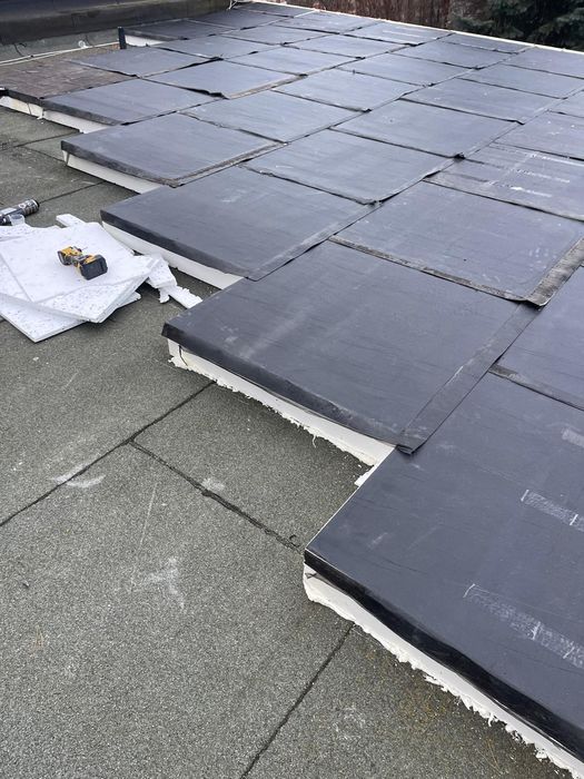 Reparatii acoperisuri montaj tigla metalica tigla ceramica montaj dulgheri masardari