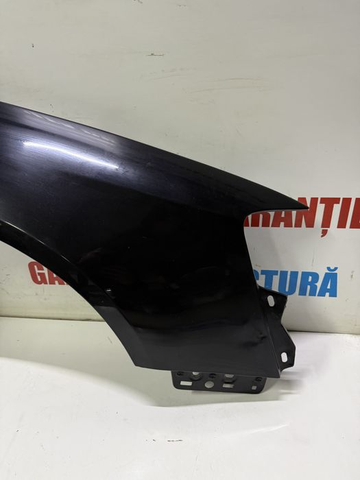 Aripa dreapta fata VW Passat B6 neagra LC9X MIC DEFECT