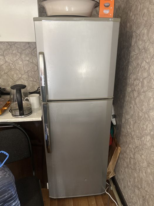 Продам холодильник LG