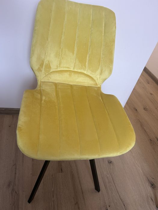 Маса, канапе и стол