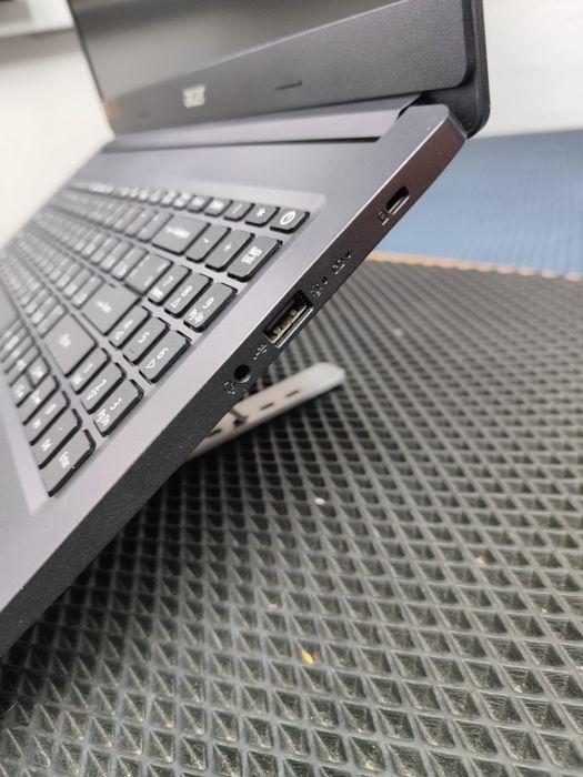 НОУТБУК ACER/DDR4/SSD m2/Athlon Silver/ATI Grafics