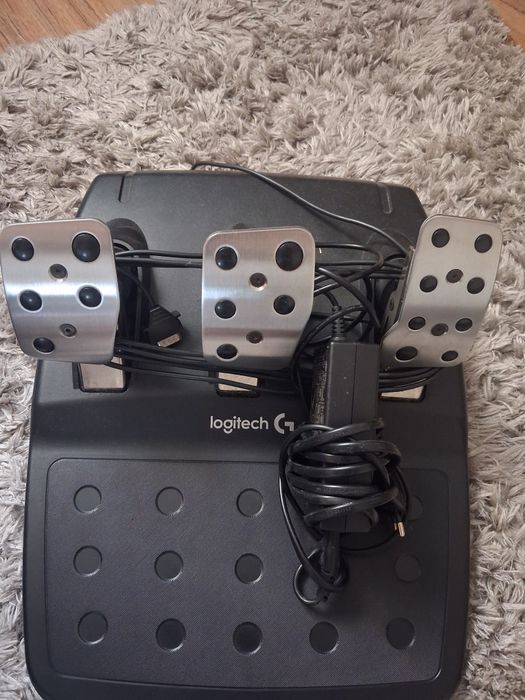 Vând Logitech g29