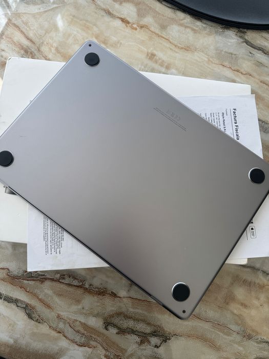 MacBook Air 13” M2 2022 Space Gray 256GB / 8GB RAM – Stare Excelentă
