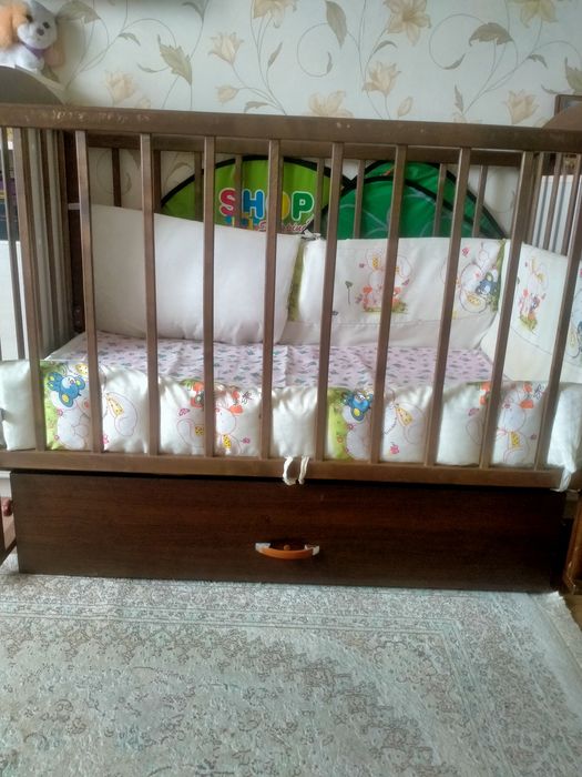 Детская кроватка