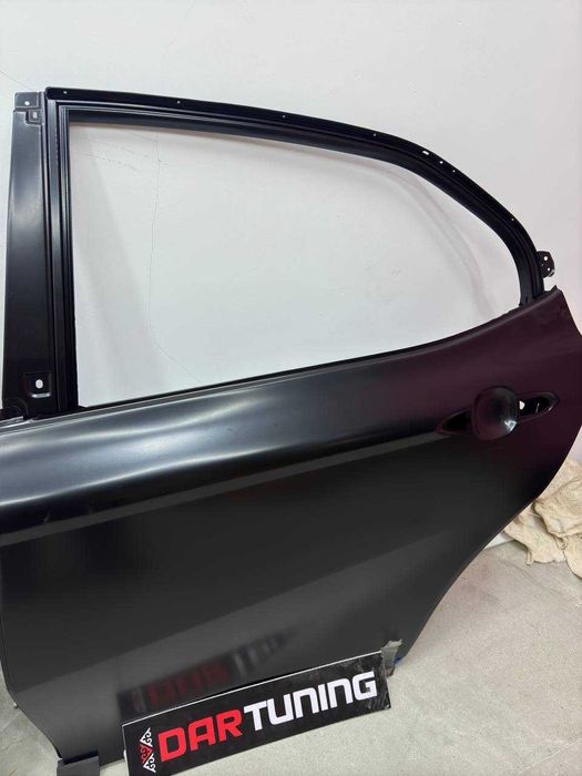 Задняя левая дверь камри 70