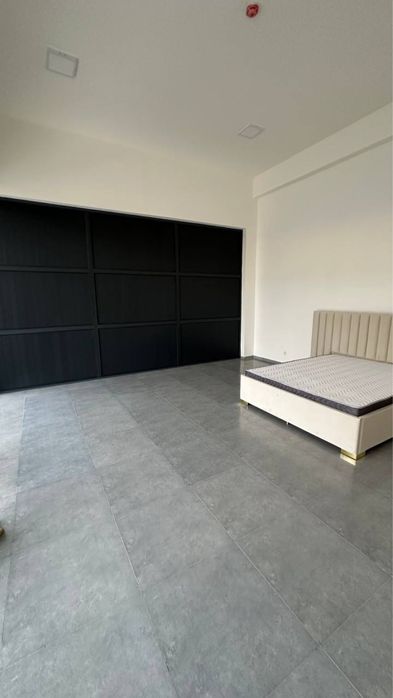 Ташкент Индех Бозорида 33 кв Магазин  Узок муддатга АРЕНДАГА Берилади.