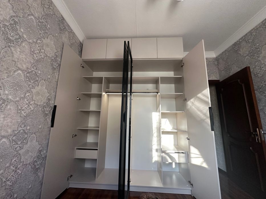 Шкаф для одежды потолочный