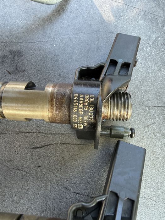 4x Injectoare audi a4 b8 2.0d 03L130277