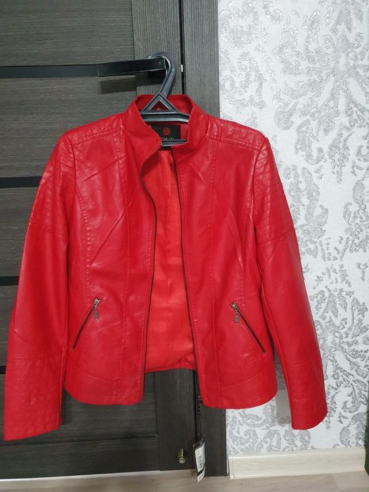 Продается новая куртка.