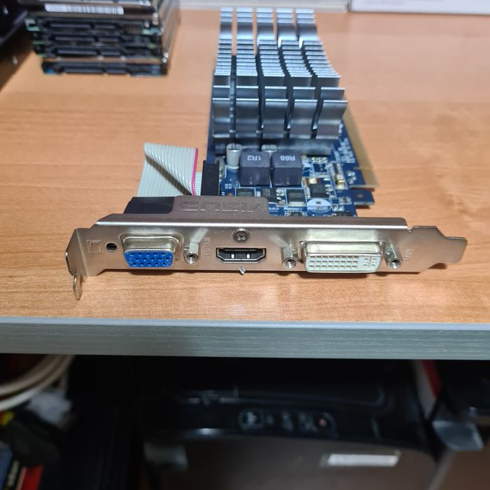 Жёсткие диски,  блоки питания, видеокарта