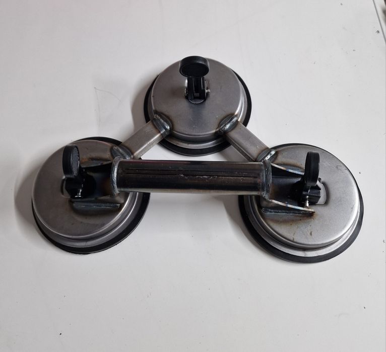 Тройна вакуумна лапа (вентуза) за стъкло и плочки – метална, усилена