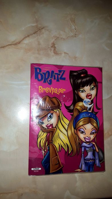 set etichete Bratz