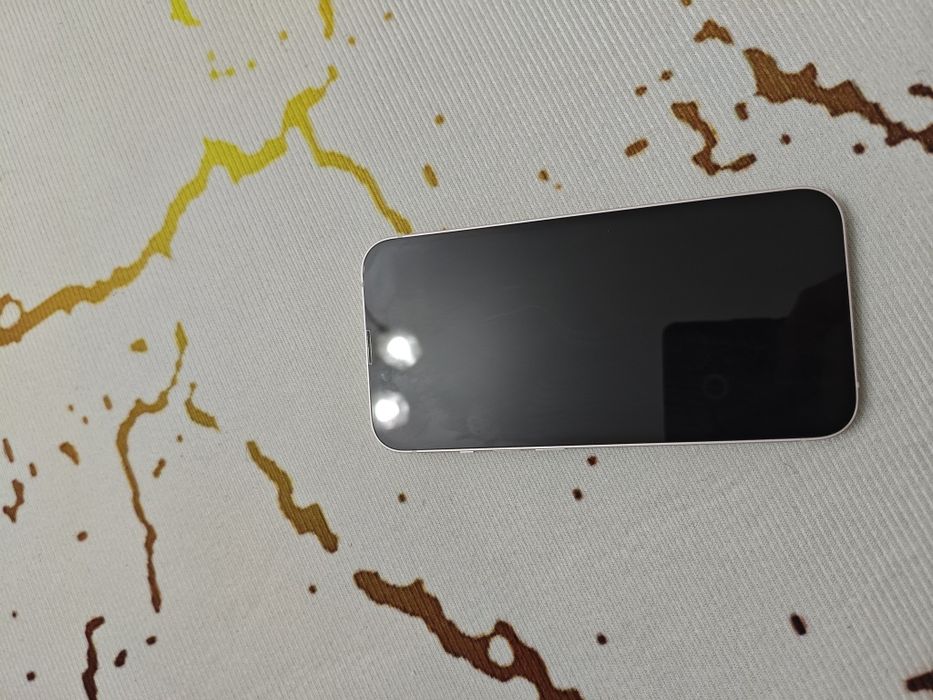 Продам iPhone 13 СРОЧНО!