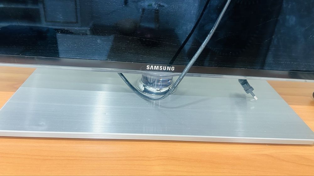 Продам Телевизор Samsung, 40” (102 см), Smart TV