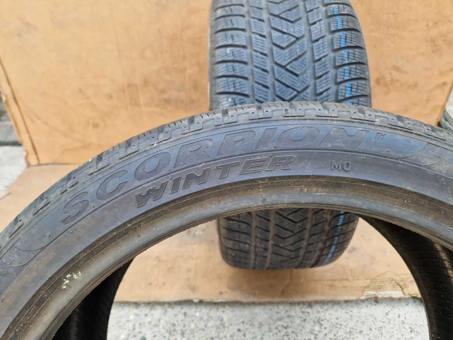 2 Pirelli R21 295/35 Зимни гуми  DOT2618