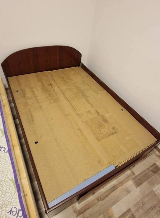Vând cadru pat 140x200