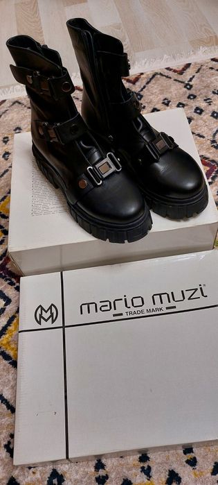 Новая сапоги 39 размер