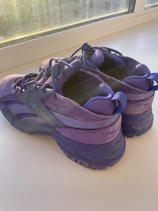 Продам кроссовки