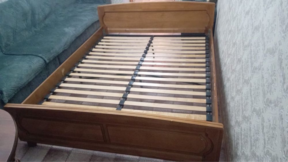 Спальняя кровать