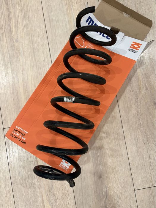 Пружина амортесьор заден bmw f10