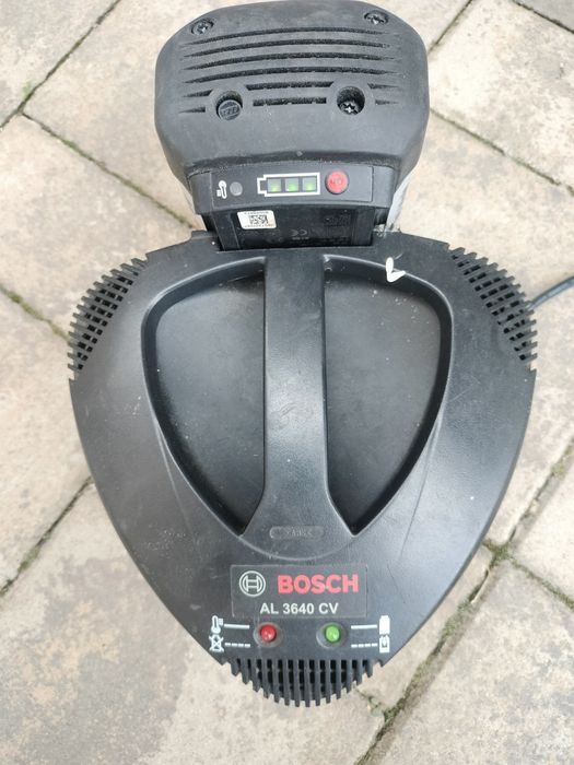 Bosch 36 volți acumulator și încărcător