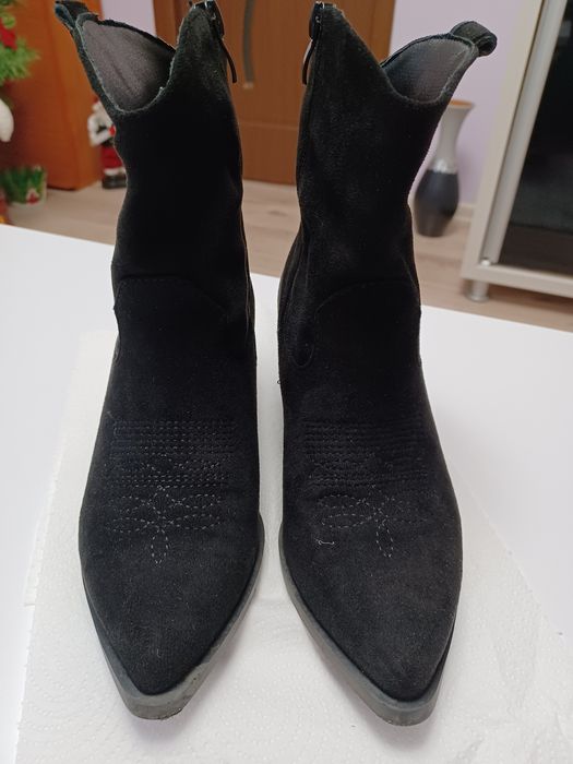 Ciocate dama negre