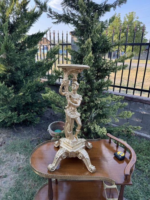 Postament din lemn, aurit