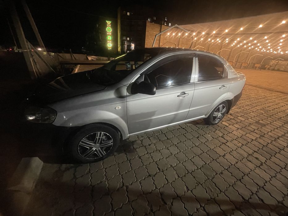Продам шеврале авео