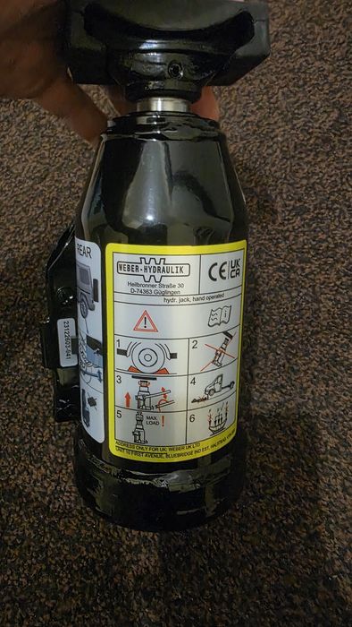 Продам оригинальный донкрат мерседес