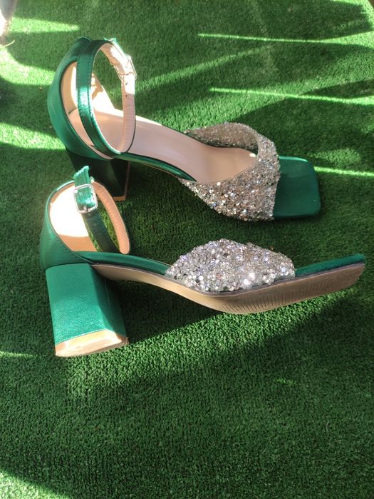 Обувки за сватби и поводи