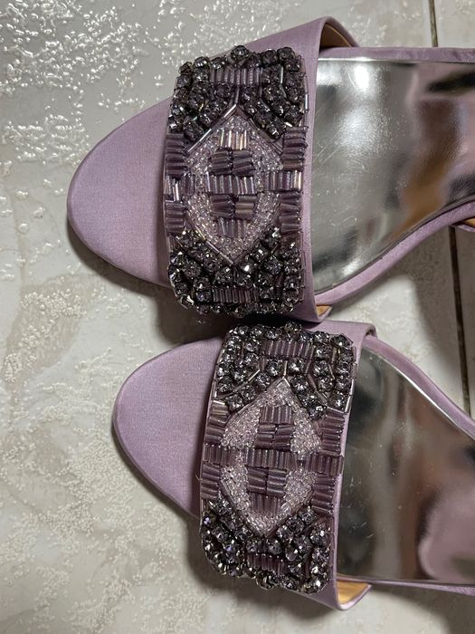 Badgley Mischka Alessandra лавандови сатенени токчета