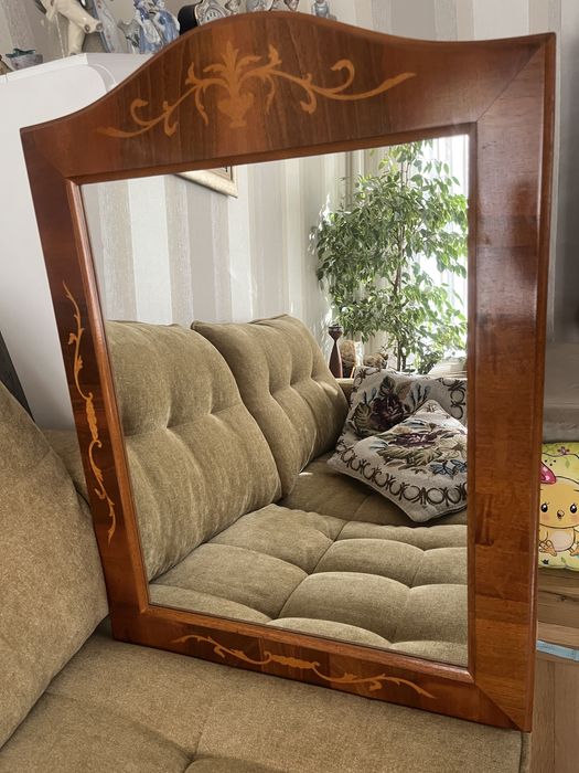 Красиво старинно огледало,масив,интарзия