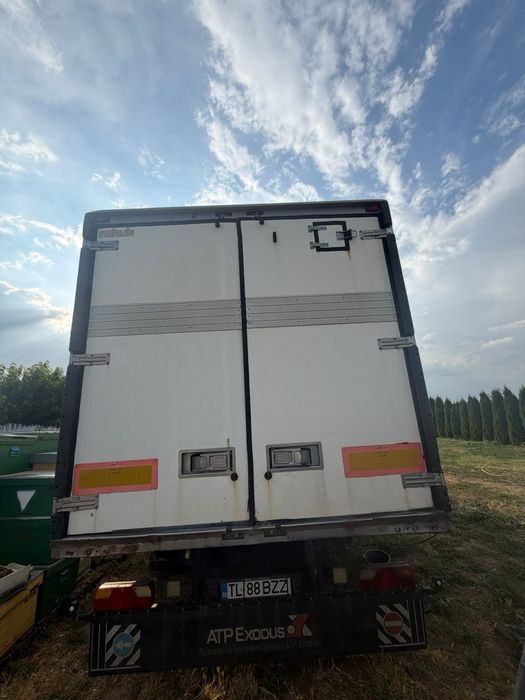 Vand cub izoterm