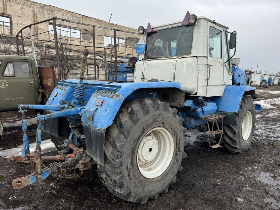 Трактор т150 с плугом