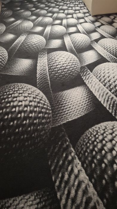 Продам ковёр размером 2 на 4